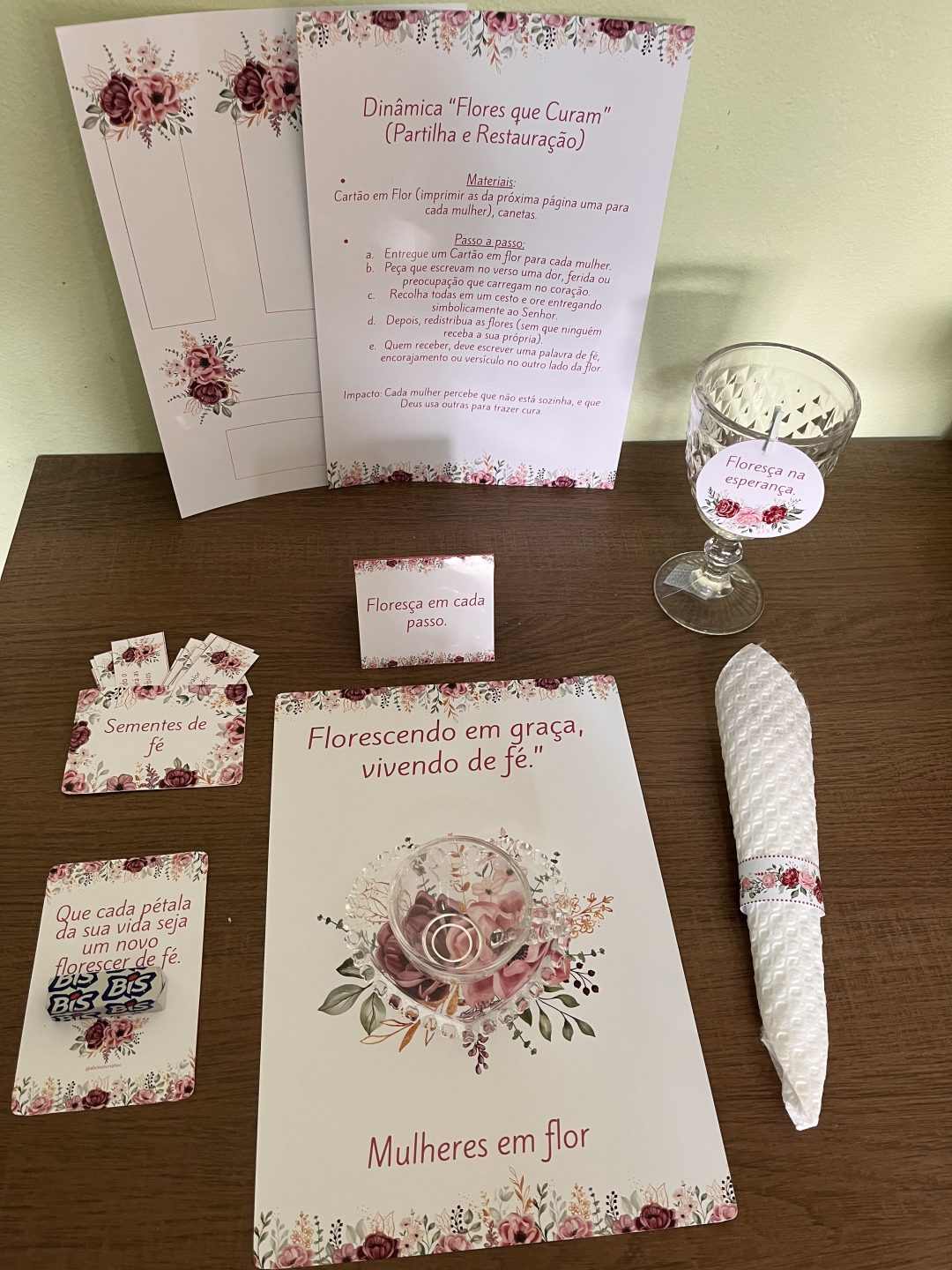 Kit MESA POSTA “MULHER EM FLOR” para imprimir