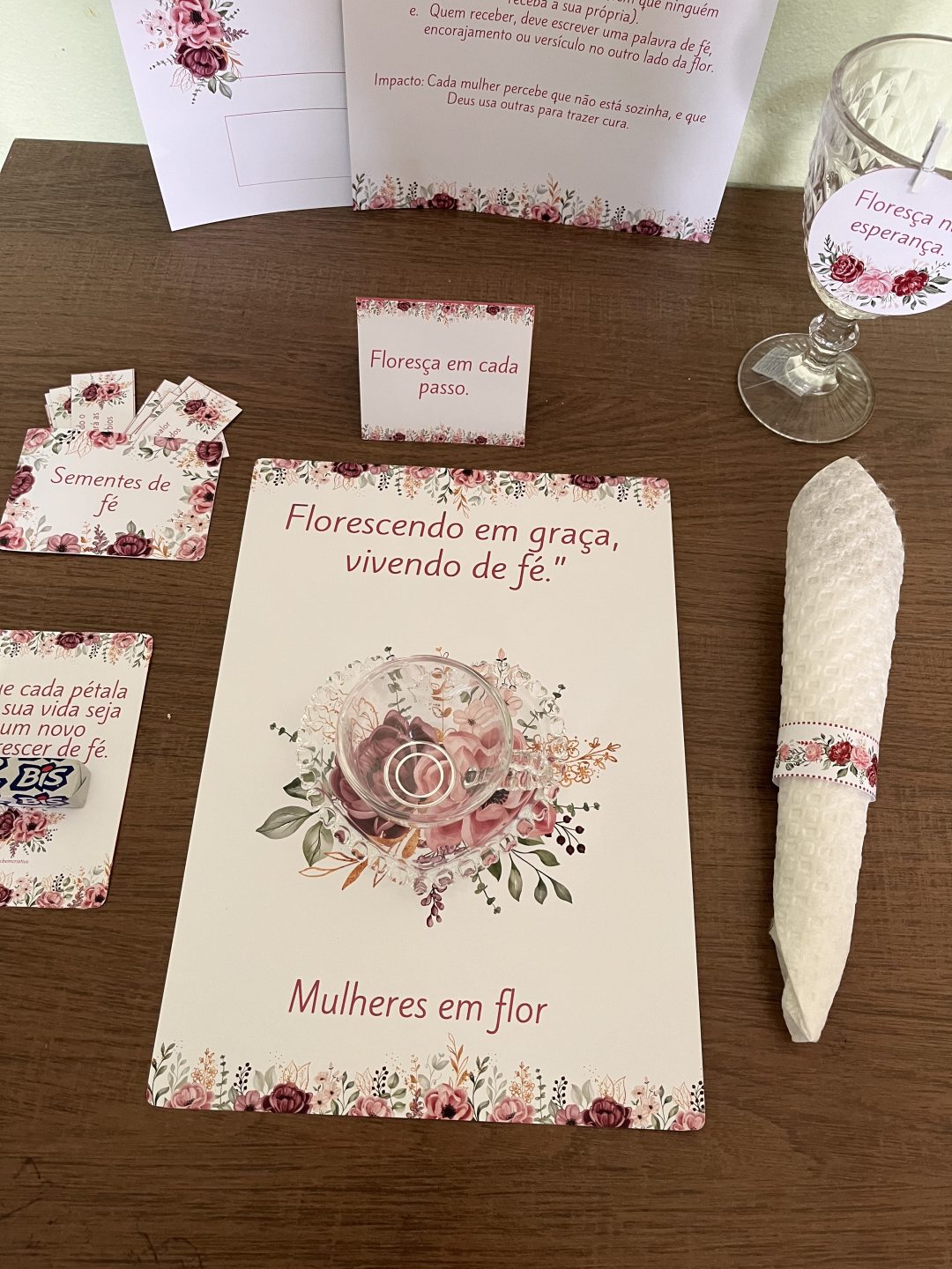 Kit MESA POSTA “MULHER EM FLOR” para imprimir - Imagem 4